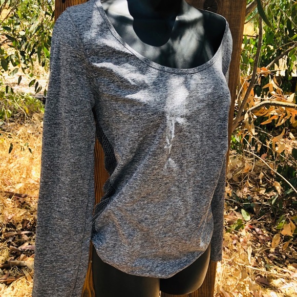 Tops - Super sweat wicking breathable workout shirt